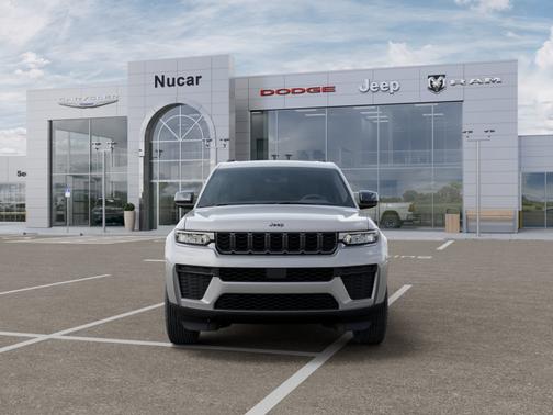 Silver Zynith Exterior Paint 2026 Jeep Grand Cherokee L Altitude