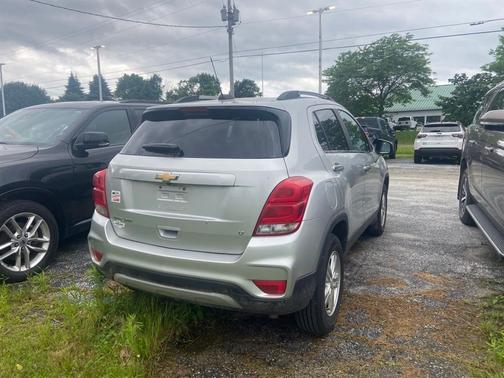 Silver Ice Metallic 2019 Chevrolet Trax LT