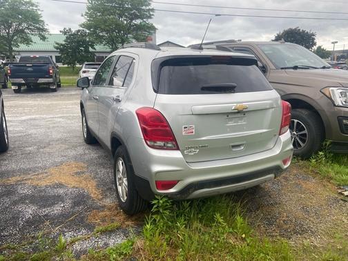 Silver Ice Metallic 2019 Chevrolet Trax LT