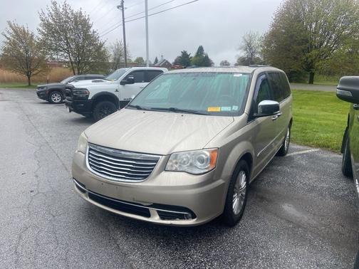 Cashmere/Sandstone Pearlcoat 2014 Chrysler Town & Country Limited