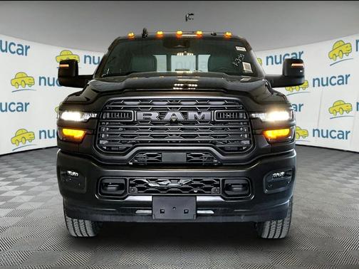 Diamond Black Crystal Pearl-Coat Exterior Paint 2026 RAM 3500 Tradesman