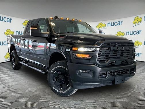 Diamond Black Crystal Pearl-Coat Exterior Paint 2026 RAM 3500 Tradesman