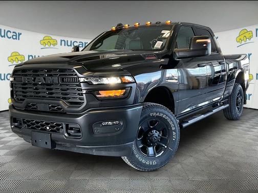 Diamond Black Crystal Pearl-Coat Exterior Paint 2026 RAM 3500 Tradesman
