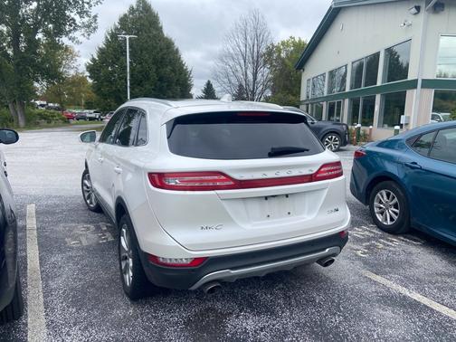 White Platinum Clearcoat Metallic 2015 Lincoln MKC Base