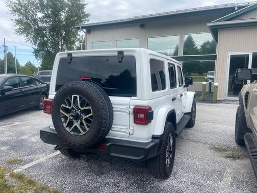Bright White Clearcoat 2026 Jeep Wrangler Sahara
