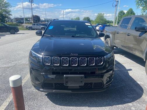 Diamond Black Crystal Pearlcoat 2024 Jeep Compass Limited