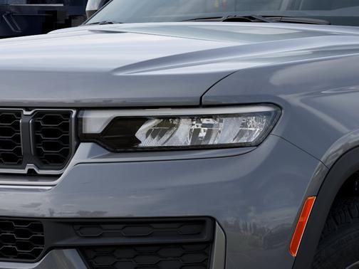 Sting-Gray Clear-Coat Paint 2027 Jeep Grand Cherokee L Laredo 4x2