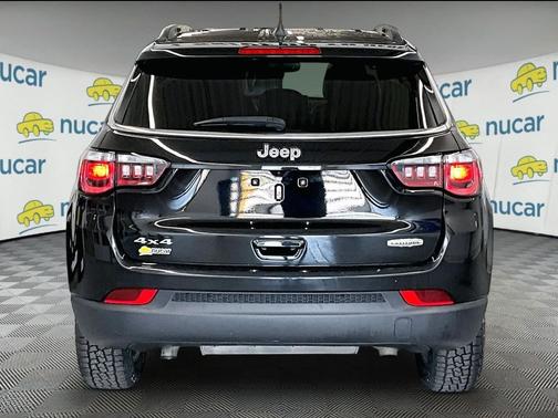 Diamond Black Crystal Pearlcoat 2024 Jeep Compass Latitude