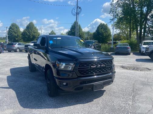 Diamond Black Crystal Pearlcoat 2022 RAM 1500 Big Horn/Lone Star