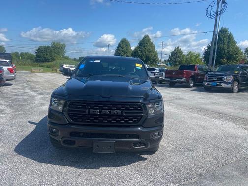 Diamond Black Crystal Pearlcoat 2022 RAM 1500 Big Horn/Lone Star