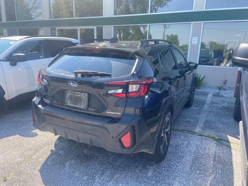 Crystal Black Silica 2024 Subaru Crosstrek Premium