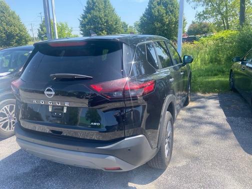 Super Black 2023 Nissan Rogue S