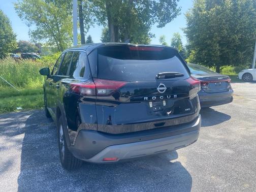 Super Black 2023 Nissan Rogue S