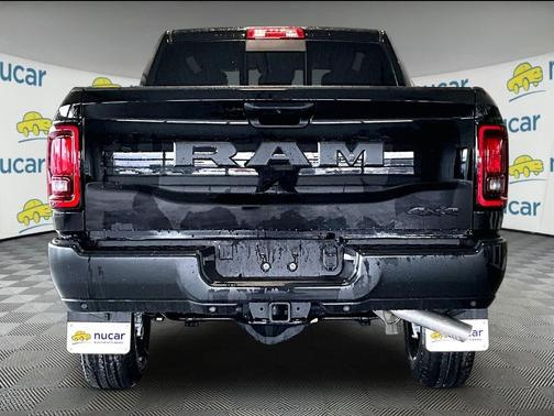 Diamond Black Crystal Pearl-Coat Exterior Paint 2026 RAM 2500 Tradesman