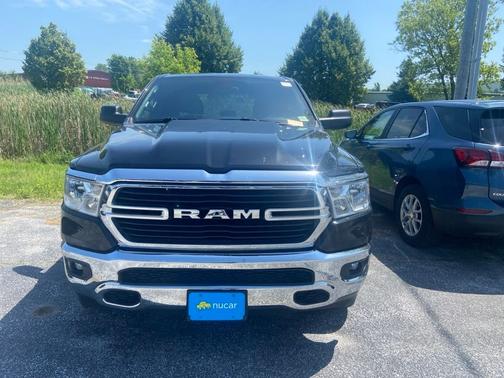 Diamond Black Crystal Pearlcoat 2021 RAM 1500 Big Horn/Lone Star