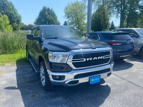 Diamond Black Crystal Pearlcoat 2021 RAM 1500 Big Horn/Lone Star