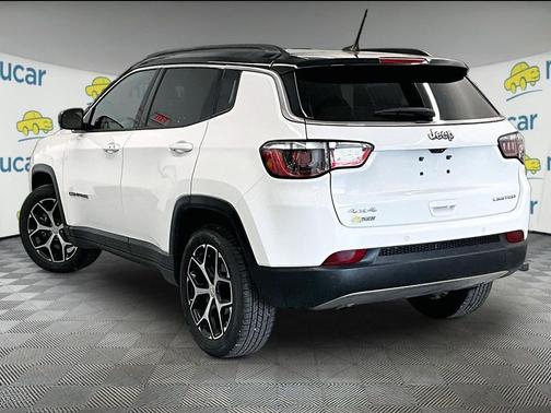 Bright White Clearcoat 2024 Jeep Compass Limited