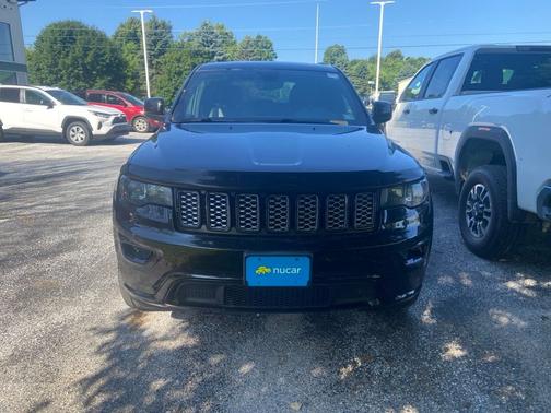 Diamond Black Crystal Pearlcoat 2019 Jeep Grand Cherokee Altitude