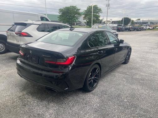 Black Sapphire Metallic 2021 BMW M340 M340i xDrive