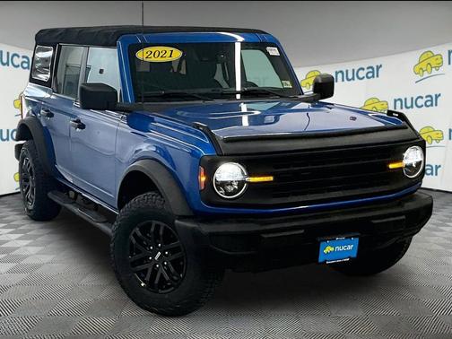 Blue Metallic 2021 Ford Bronco Base
