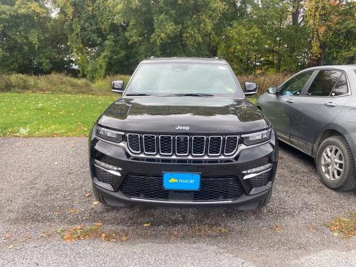 Diamond Black Crystal Pearlcoat 2025 Jeep Grand Cherokee Limited