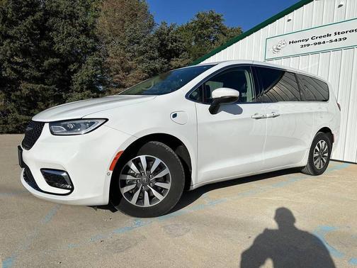Bright White Clearcoat 2023 Chrysler Pacifica Hybrid Touring L