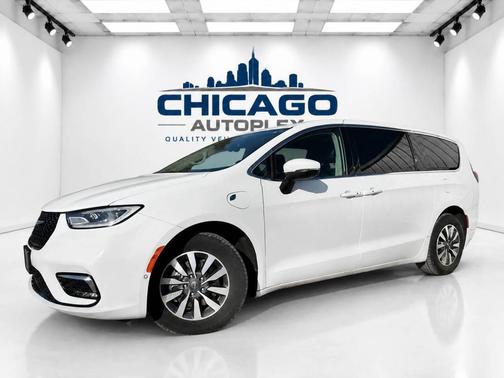 Bright White Clearcoat 2023 Chrysler Pacifica Hybrid Touring L