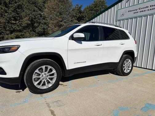 Bright White Clearcoat 2019 Jeep Cherokee Latitude