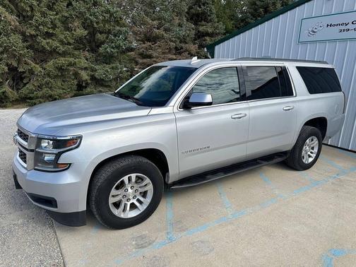 Silver Ice Metallic 2017 Chevrolet Suburban LS