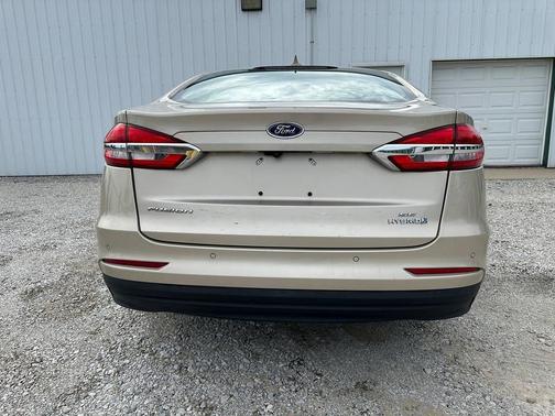 Champagne 2019 Ford Fusion Hybrid SE