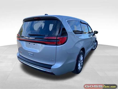 2024 Chrysler Pacifica Touring L AWD