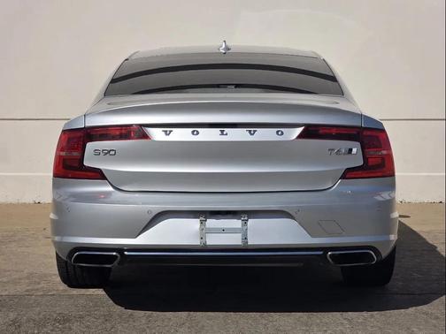 2020 Volvo S90 T6 R-Design