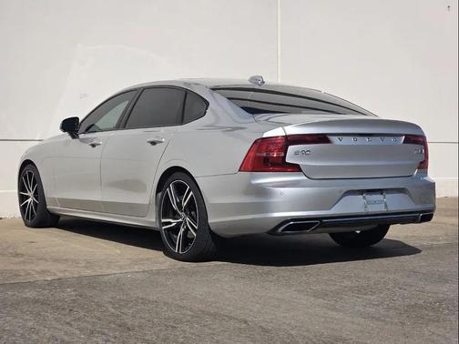 2020 Volvo S90 T6 R-Design