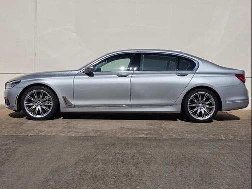 2019 BMW 750 I