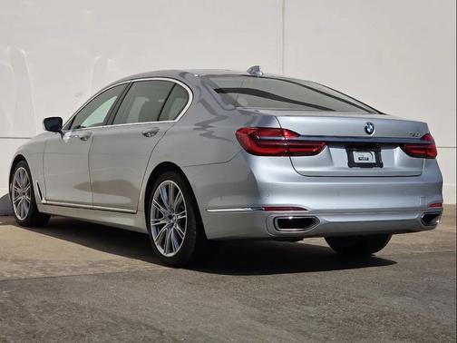 2019 BMW 750 I