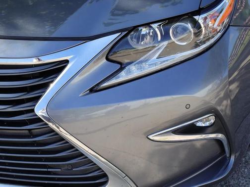 Silver 2017 Lexus ES 350 Base