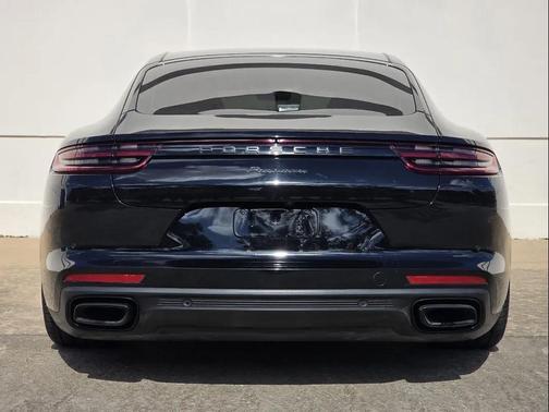 2018 Porsche Panamera 4