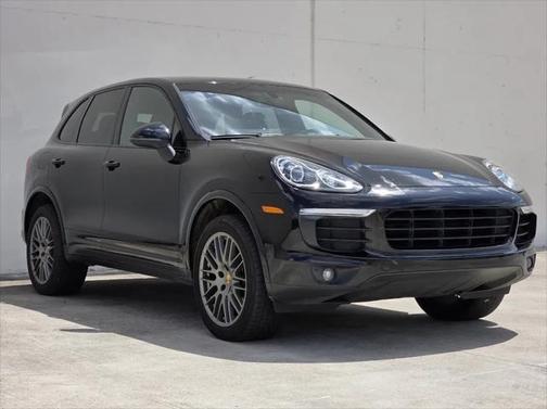 2017 Porsche Cayenne Platinum Edition