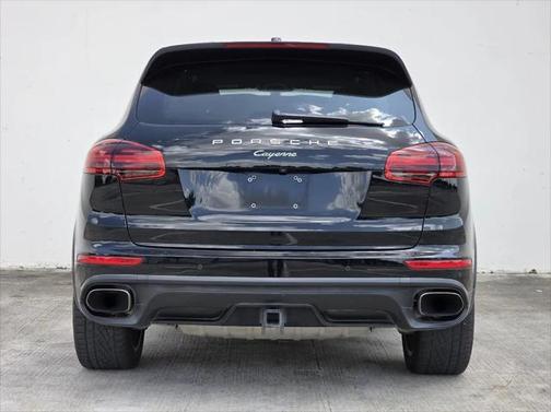 2017 Porsche Cayenne Platinum Edition