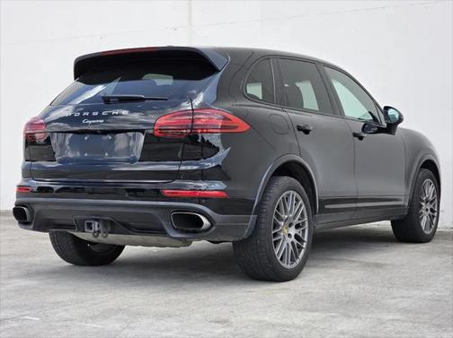 2017 Porsche Cayenne Platinum Edition