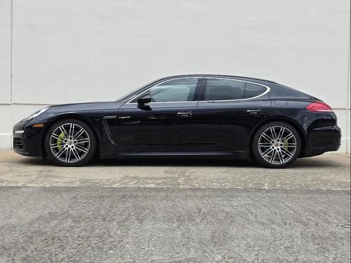 2015 Porsche Panamera 4