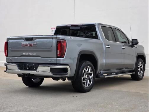 Sterling Metallic 2024 GMC Sierra 1500 SLT