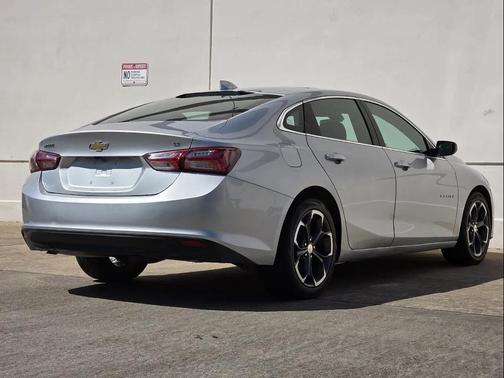 2022 Chevrolet Malibu FWD LT