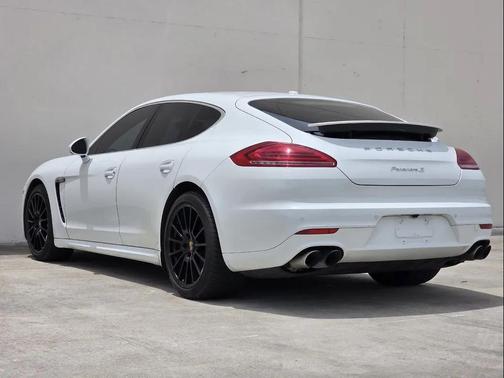 2014 Porsche Panamera 4