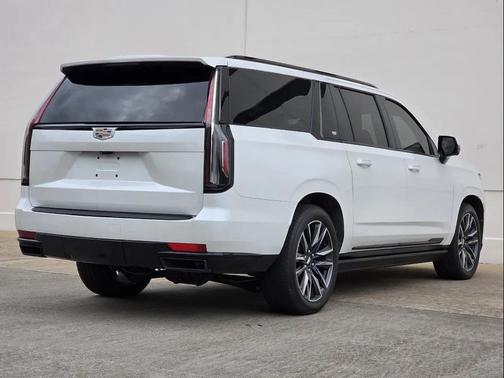 Crystal White Tricoat 2021 Cadillac Escalade ESV Sport Platinum