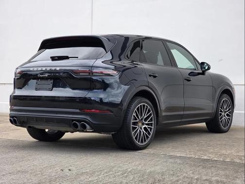 Blue 2019 Porsche Cayenne Cayenne
