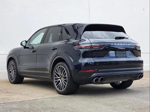 Blue 2019 Porsche Cayenne Cayenne