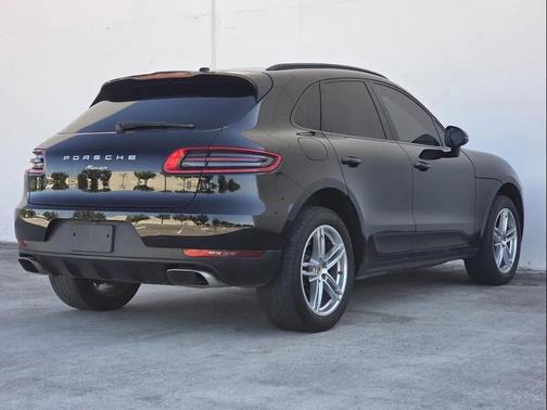 2018 Porsche Macan 