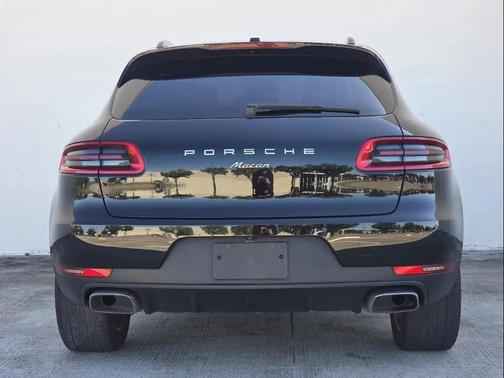 2018 Porsche Macan 
