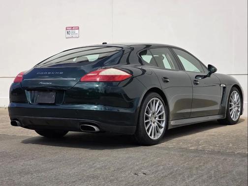 2011 Porsche Panamera 4